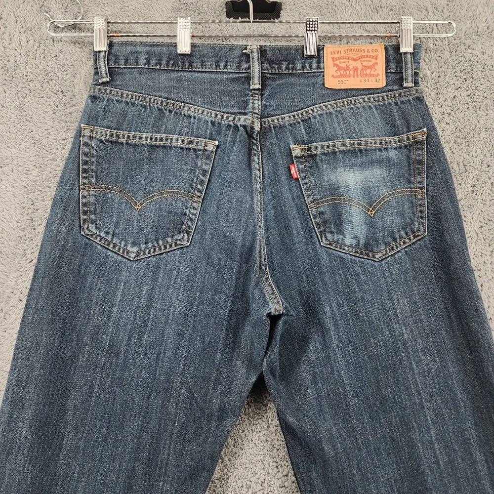Levis 550 Jeans Mens 34x32 Blue Medium Wash Relaxed Tapered Red Tab Zipper Fly
